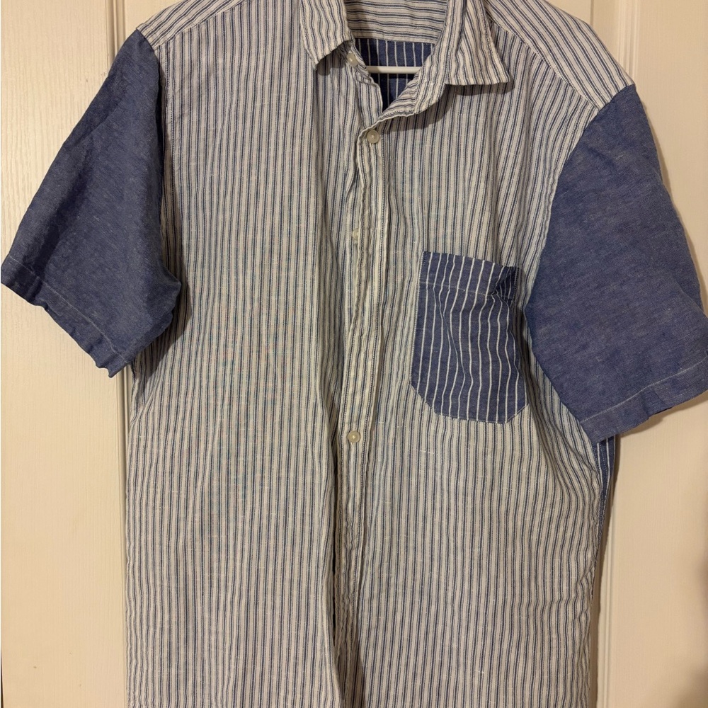 Uniqlo Blue Casual Button Down Shirt with Modern Design